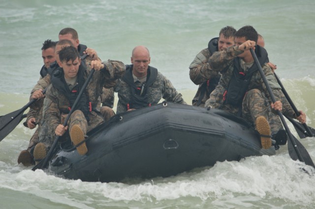 'Raiders' hone skills with helocast into Pacific