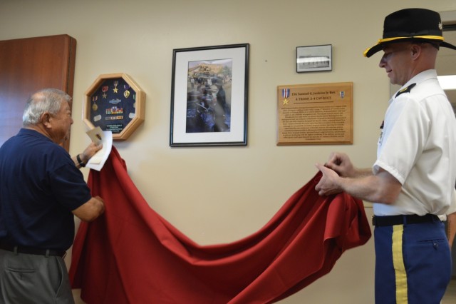 'Raiders' dedicate conference room to Vietnam veteran