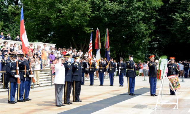 Chilean Commander-in-Chief honors American heroes