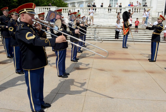 Chilean Commander-in-Chief honors American heroes
