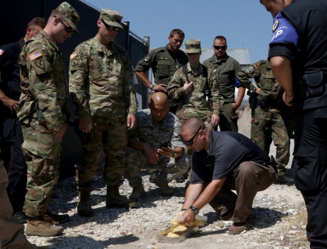 CSI Kosovo; deployed Soldiers learn forensic evidence collection
