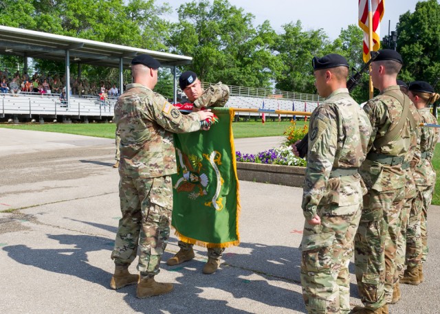 92nd MP Bn. cases colors at Fort Leonard Wood