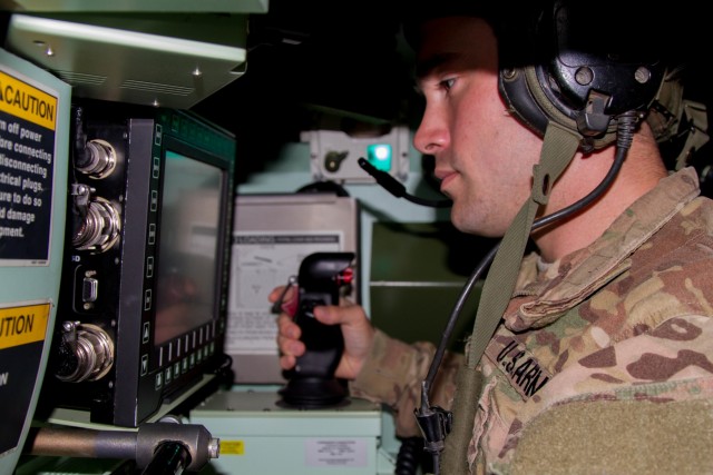 1-64 Armor uses simulators to train prior to Exercise Saber Guardian