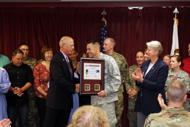 Team effort helps alleviate joint pain, earns Army Medicine Award