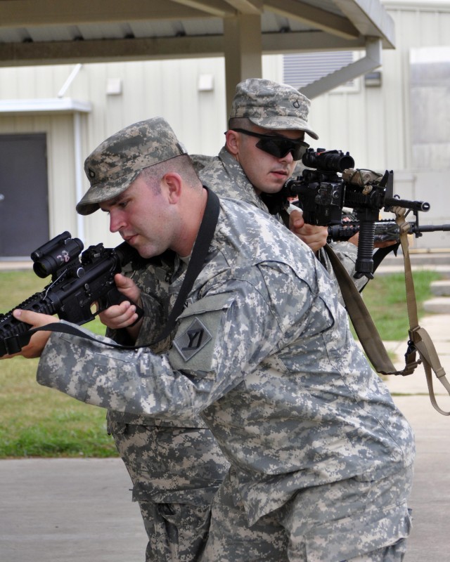 Rhode Island National Guard infantrymen pound ground in Louisiana