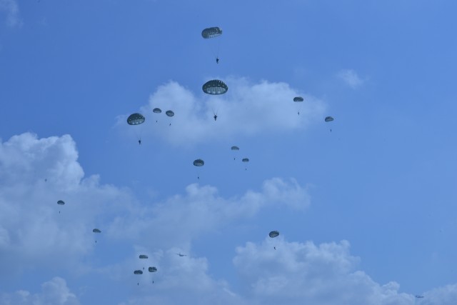 Rigged for victory: 5th QM troops help make International Jump Week a soaring success 