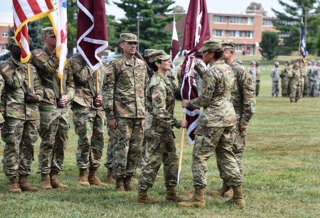 Holcomb Assumes Command of the USAMRMC, Fort Detrick
