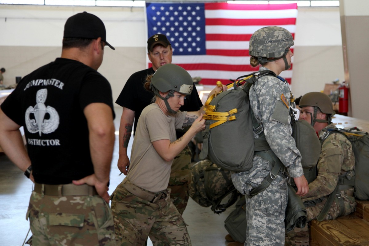 Usasoc Paratroopers Strive To Be Leaders In The Sky Article The United States Army