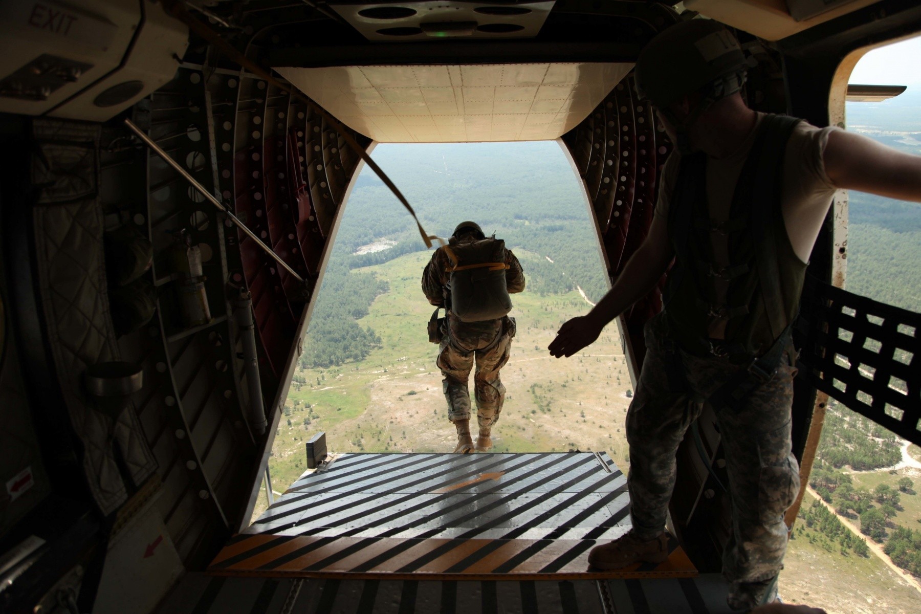 USASOC Paratroopers strive to be leaders in the sky | Article | The ...