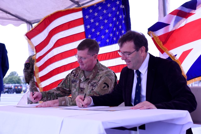 US, UK sign equipment leasing agreement