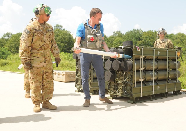 Army's only combined division demonstrates "Fight Tonight" capabilities for SecArmy
