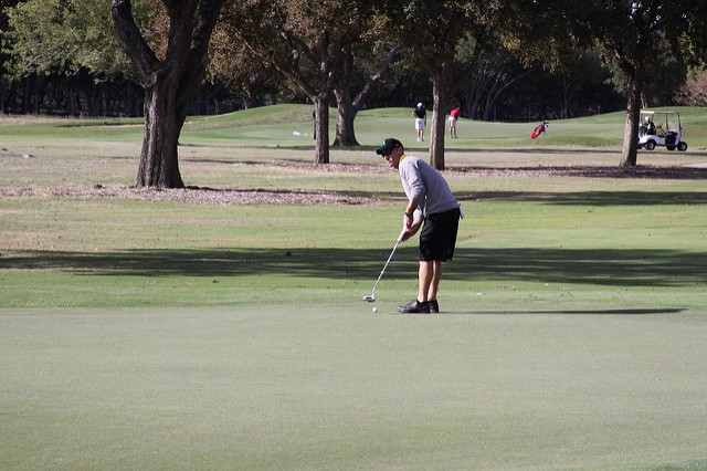 ACC Soldier swings for the green