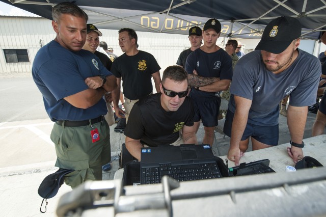 Army Soldiers dive depths of RIMPAC with joint partners