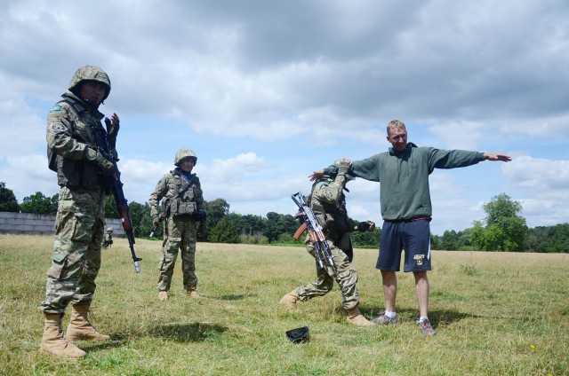 Troops from five nations undertake peacekeeping exercise in England