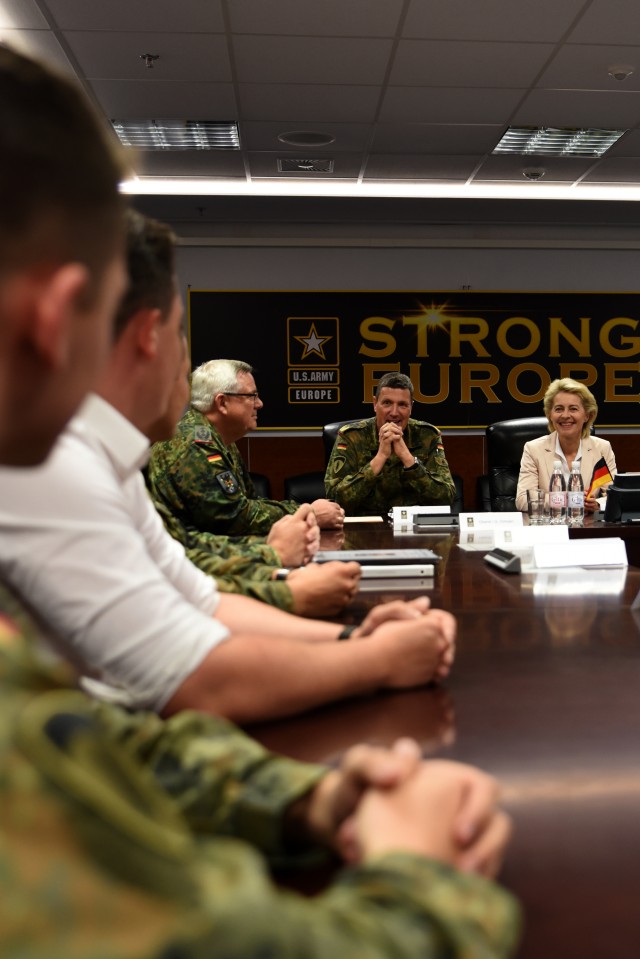 German Minister of Defense Visits USAREUR