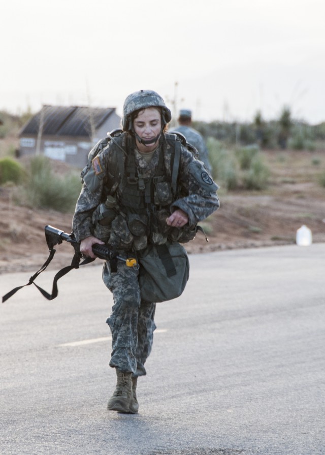 Soldiers tackle EFMB course
