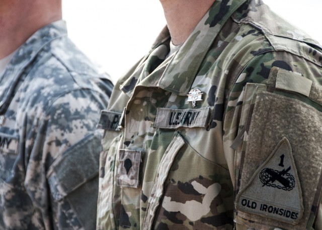 Soldiers tackle EFMB course