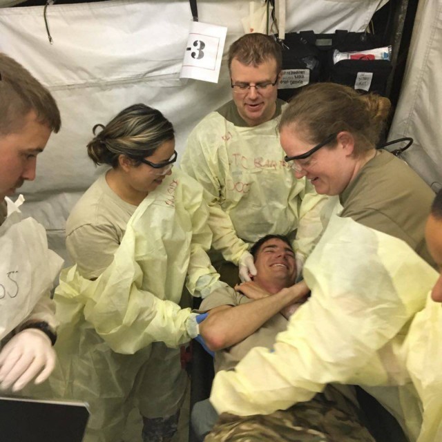 212th CSH integrates with UK's 2nd MED BDE Officers during Anakonda 16