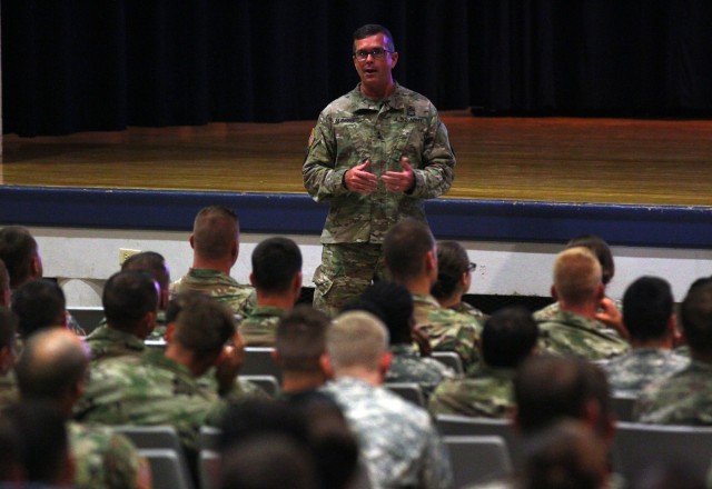 Fort Campbell officers receive HRC briefing