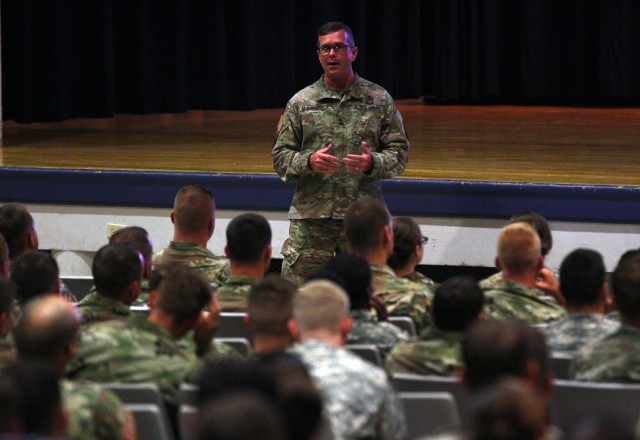 Fort Campbell officers receive HRC briefing