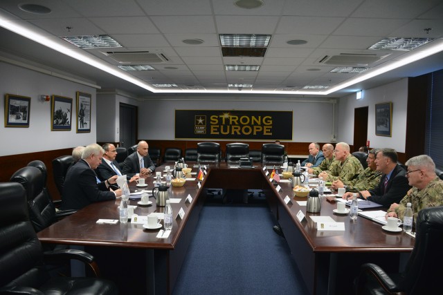 Hessian state leaders visit U.S. Army Europe headquarters