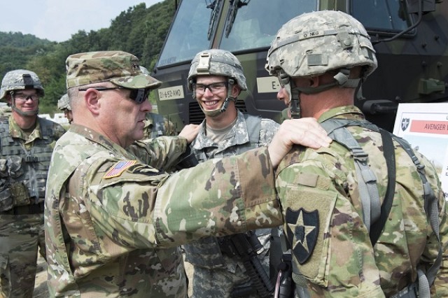 U.S. Army Chief of Staff, Gen. Mark A. Milley with Soldiers from the 2nd Infantry Division