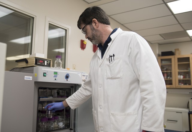 Scientists have discovered a solution that makes aqueous batteries a possibility