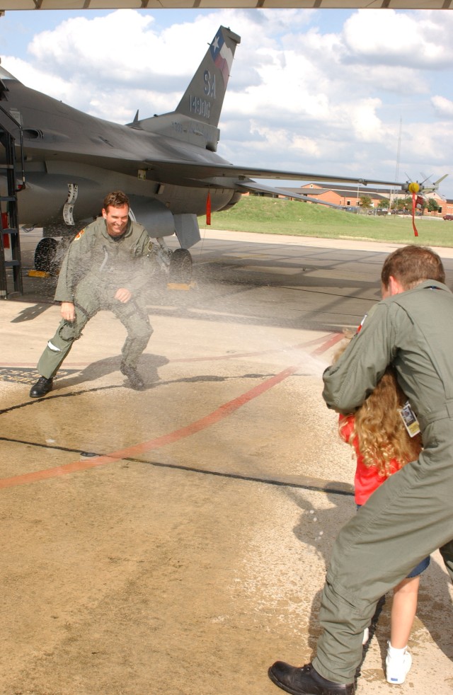 Lone Star Gunfighter soars at Pentagon