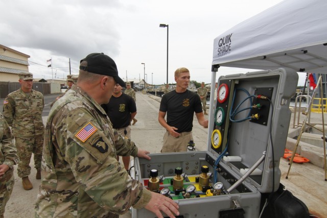 Army Chief of Staff tours Army Watercraft; views EOD and Dive capabilities