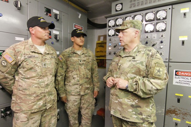 Army Chief of Staff tours Army watercraft; views EOD and Dive capabilities