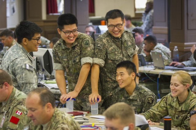 Korean and U.S. soldiers working together