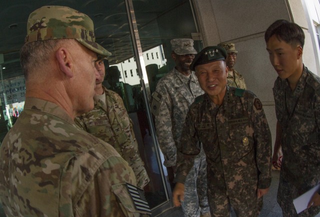Lt. Gen. Lanza meets Gen. Ki-Hak Eom