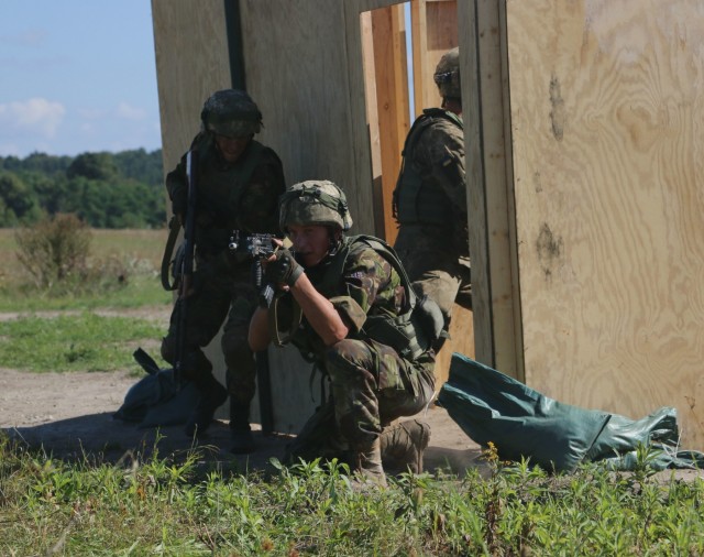 6-&#173;8 Cav Soldiers share battle drill proficiency with Ukrainians