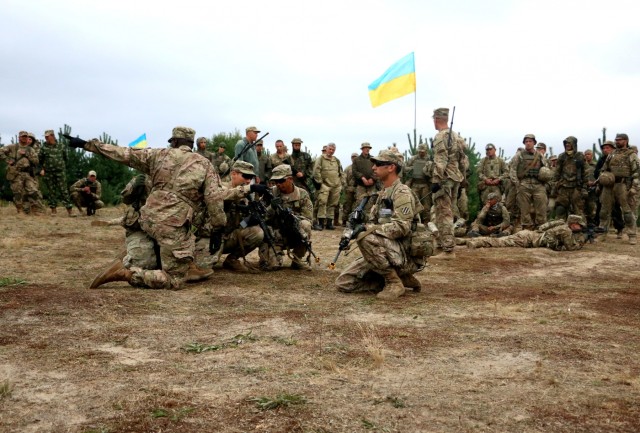 6-&#173;8 Cav Soldiers share battle drill proficiency with Ukrainians