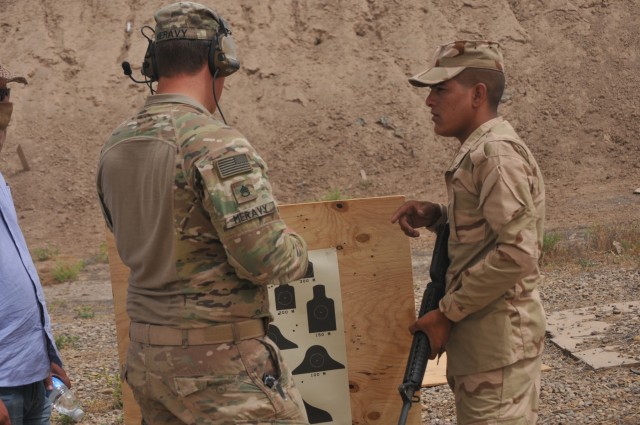 Iraqi ranger students practice rifle skills