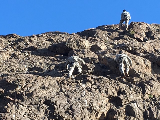 Texas Guardsmen graduate Chilean mountain school