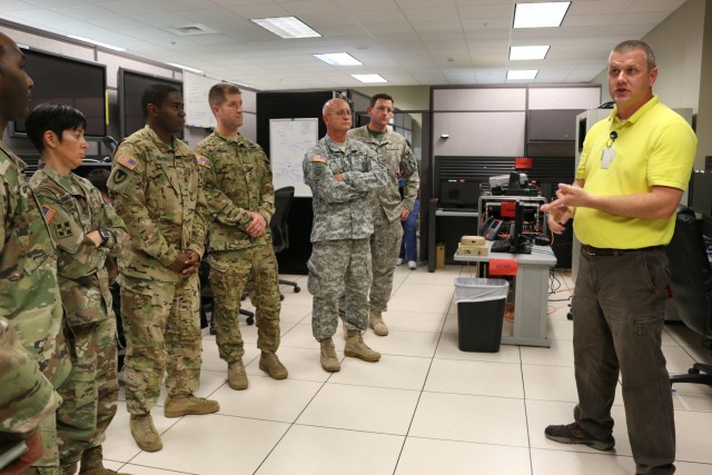Soldiers Find AMCOM 101 Worthwhile | Article | The United States Army