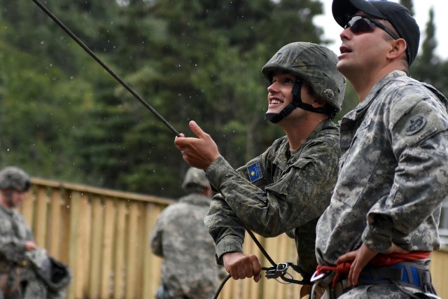 Kosovan soldiers learn mountaineering skills at Northern Warfare Training Center