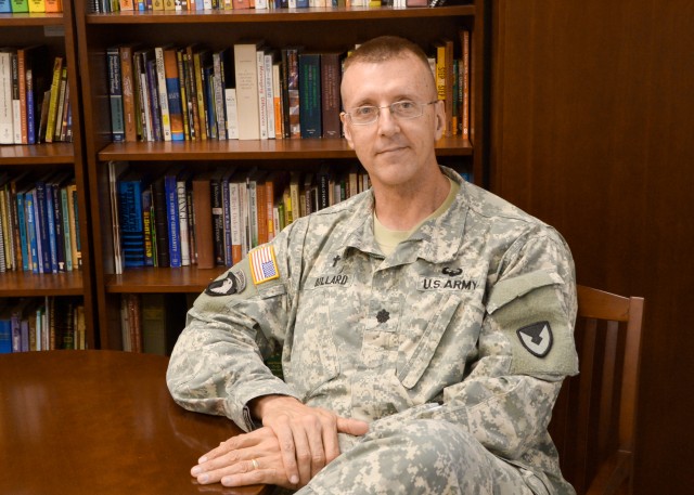 Army chaplain uses videos to reach RDECOM employees