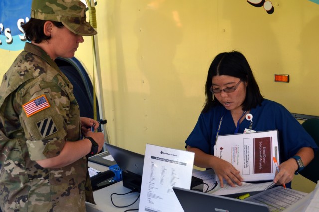 'Mustangs' donate lifesaving blood to Wahiawa community