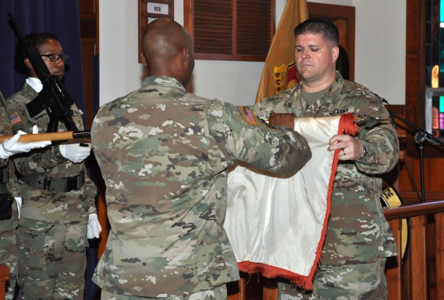 Fort Hood contracting battalion cases its colors for deployment