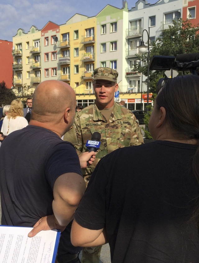 Polish literacy day: 3-69 AR strengthens bonds in the community