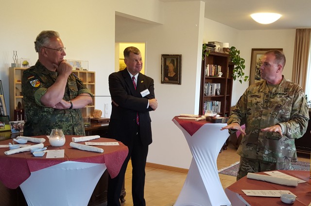 USAREUR commander meets with German leaders