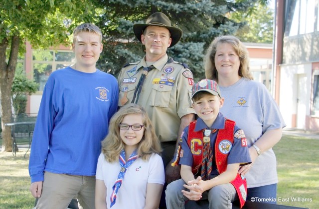 Young family wins National AUSA Volunteer Family of the Year