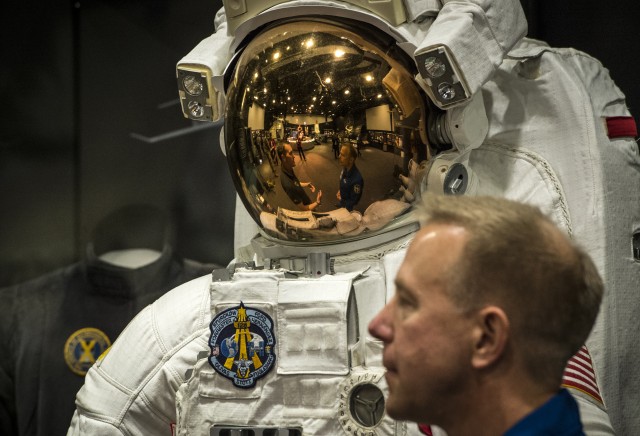 Army astronaut tells what it's like to live in space