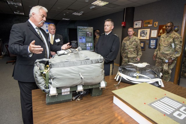 Gary Thibault briefs Vice Chief of Staff