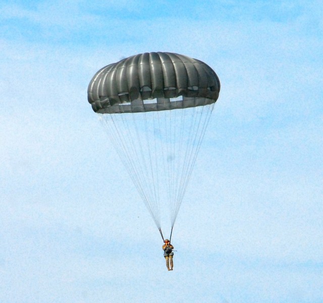 10th Aviation Soldiers conduct paradrop operations with airmen ...