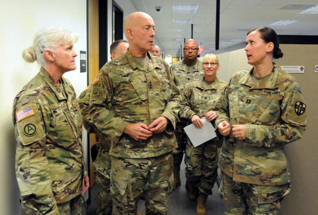 Army Reserve commanding general visits ARMEDCOM during his battlefield circulation