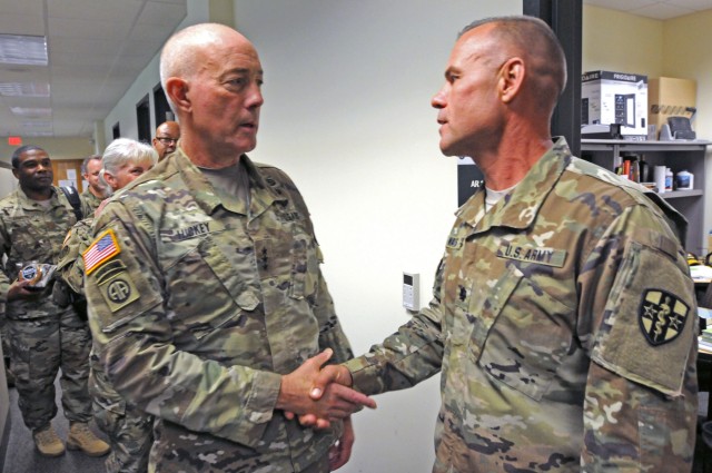 Army Reserve commanding general visits ARMEDCOM during his battlefield circulation