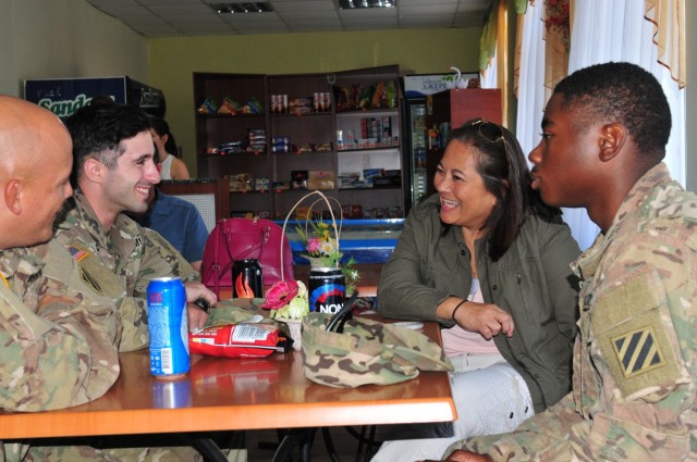 Assistant Secretary of the Army meets with Soldiers of Ukraine